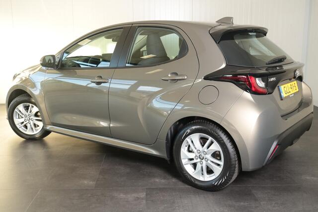 Toyota YARIS 1.5 Hybrid 115 Active, Lichtmetalen Velgen, Camera, Apple Carplay, Android Auto!