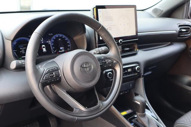 Toyota YARIS 1.5 Hybrid 130 Executive Bi-Tone