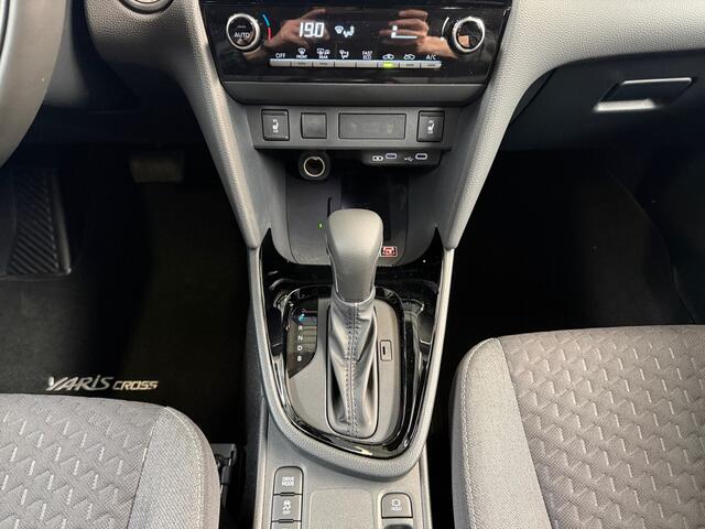 Toyota YARIS Cross 1.5 Hybrid 130 Dynamic I Direct leverbaar I Stoel en Stuurverwarming I Dodehoekdetectie I Camera