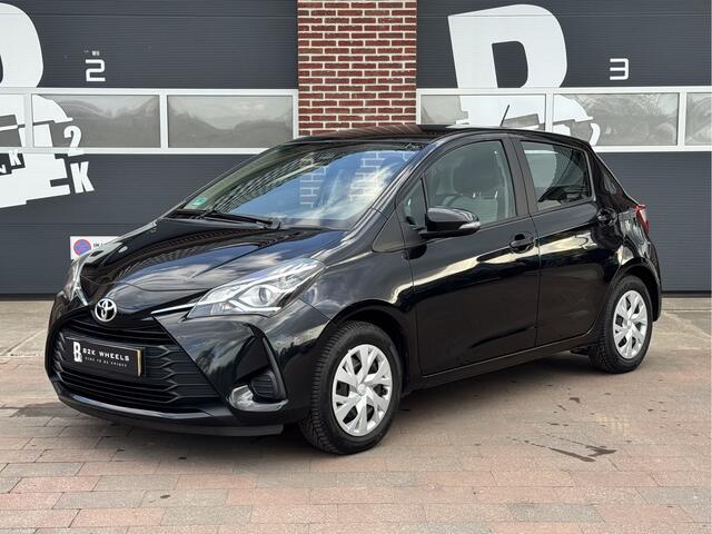 Toyota YARIS 1.0 VVT-i Energy | NAP | Trekhaak | Camera | Cruise | Allseason | Rijklaar + nieuwe apk