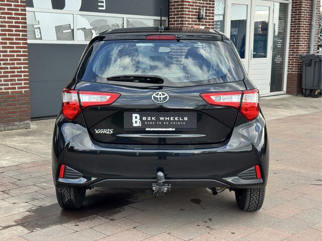 Toyota YARIS 1.0 VVT-i Energy | NAP | Trekhaak | Camera | Cruise | Allseason | Rijklaar + nieuwe apk