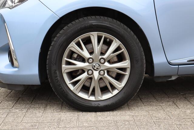 Toyota YARIS 1.5 Hybrid Achteruitrijcamera/Lane assist/Cruise control/Navigatie/Bluetooth/Licht metalen velgen