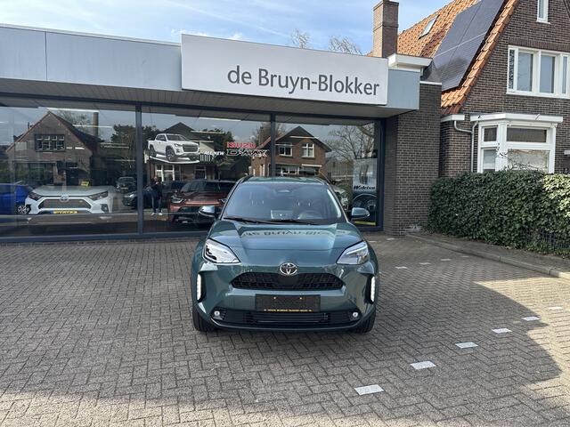 Toyota YARIS Cross 1.5 Hybrid 130 Dynamic+ Comfort Pack dodehoekdetectie / stoelverwarming / stuurwielverwarming / parkeersensoren voor + achter / Navigatie / Apple Carplay / Android Auto / parkeercamera / 10 jaar Toyota garantie / rijklaarprijs incl. Toyota Pechhulpp
