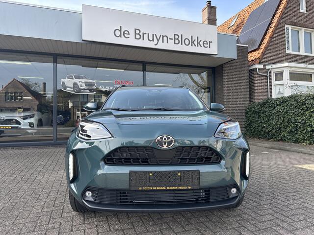 Toyota YARIS Cross 1.5 Hybrid 130 Dynamic+ Comfort Pack dodehoekdetectie / stoelverwarming / stuurwielverwarming / parkeersensoren voor + achter / Navigatie / Apple Carplay / Android Auto / parkeercamera / 10 jaar Toyota garantie / rijklaarprijs incl. Toyota Pechhulpp