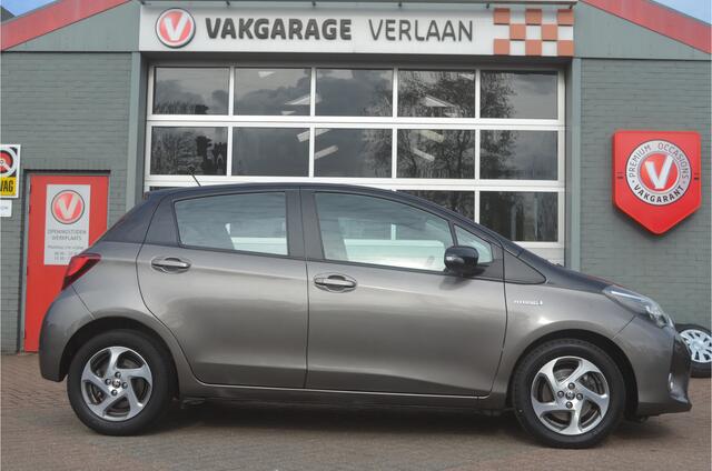 Toyota YARIS 1.5 Hybrid ....12 mnd. gar.....