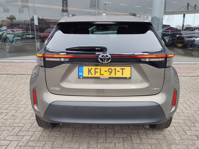 Toyota YARIS Cross 1.5 Hybrid 115 First Edition | Sensoren v/a | Stoelverwarming