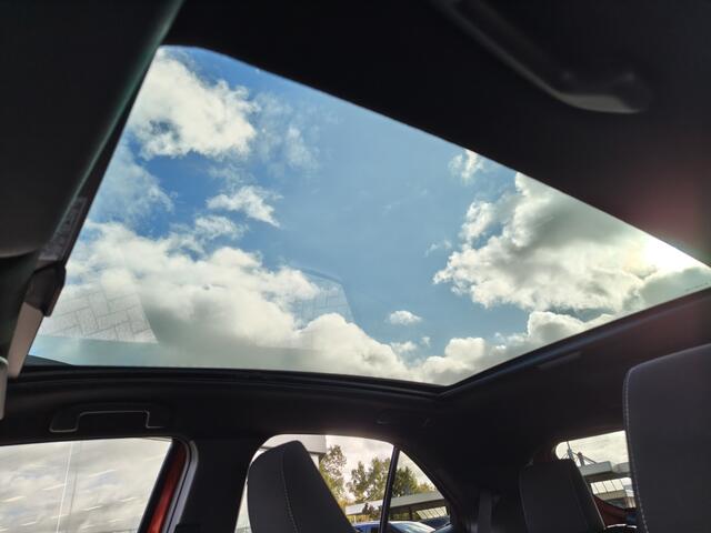 Toyota YARIS Cross 1.5 Hybrid 115 Style | Pano | Head-Up Display | Navi | Stoelverw