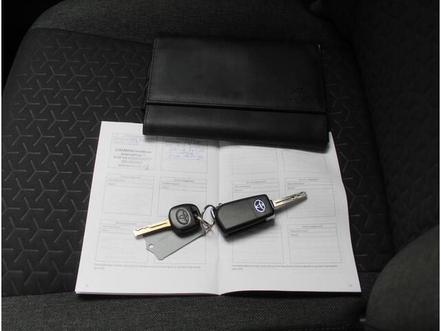 Toyota YARIS Cross 1.5 Hybrid Business CLIMATE | ADAPCRUISE | LMV16 | NAVI | CARPLAY | LED | CAMERA | DAB