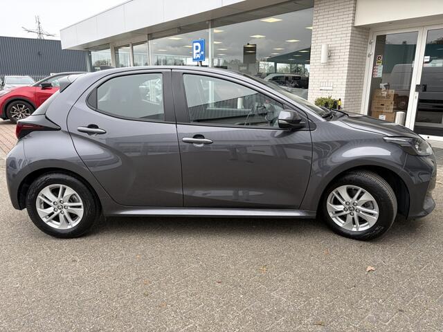 Toyota YARIS 1.5 Hybrid 115 Active Plus | Sensoren V/A | Stuur+stoelverwarmin