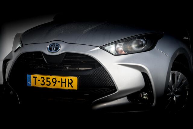 Toyota YARIS 1.5 Hybrid Active Automaat | 66.000 KM, Camera | Keyless |Clima | PDC | | Trekhaak Cruise | Navi | Carplay/Android | Regensensor |