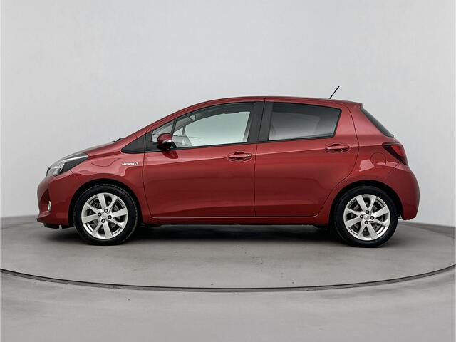Toyota YARIS 1.5 Hybrid Dynamic | Parkeercamera | Airco | Radio |