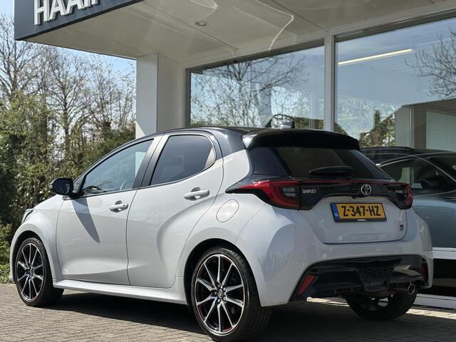 Toyota YARIS 1.5 Hybrid GR Sport | Head-Up Display | Keyless | Achteruitrijcamera | Navigatie | Two Tone | Stoelverwarming