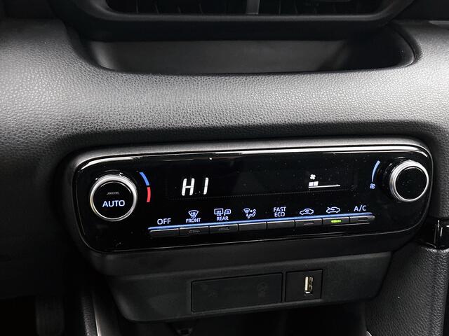 Toyota YARIS 1.5 Hybrid Active Leseman 11-4