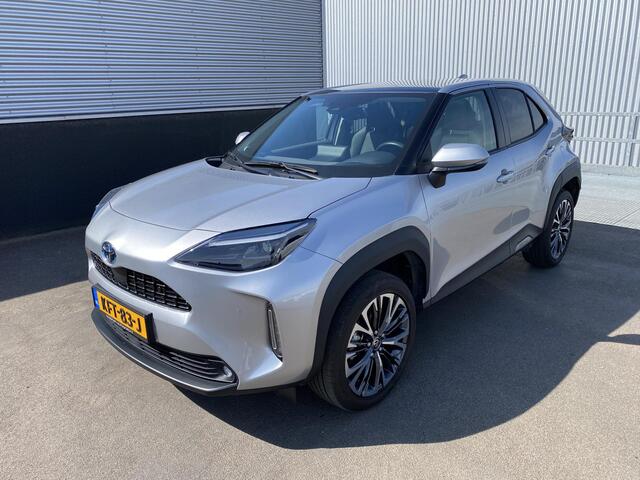 Toyota YARIS Cross 1.5 Hybrid Adventure Groot panoramadak, alarm, navigatie, Apple CarPlay/Android Auto, parkeersensoren v&a, lage KM stand, automaat!
