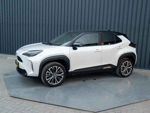 Toyota YARIS Cross 1.5 Hybrid Executive | Bi-Tone | Trekhaak | Head Up | Dodehoek Sensoren | Prijs Rijklaar!!