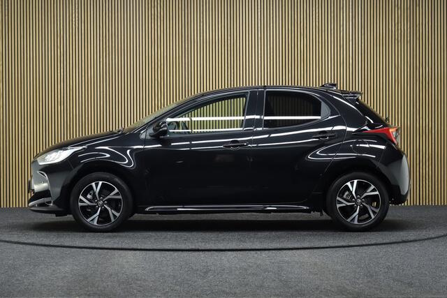 Toyota YARIS 1.5 Hybrid 115 Dynamic + Comfort Pack | Dodehoekdetectie | Parkeerhulp | Maps Navigatie | Stoel & Stuurverwarming | Adaptive-cruise | Apple Carplay & Android Auto | Camera | Clima | Keyless