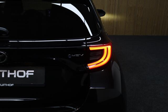 Toyota YARIS 1.5 Hybrid 115 Dynamic + Comfort Pack | Dodehoekdetectie | Parkeerhulp | Maps Navigatie | Stoel & Stuurverwarming | Adaptive-cruise | Apple Carplay & Android Auto | Camera | Clima | Keyless