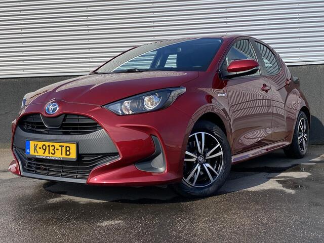 Toyota YARIS 1.5 Hybrid Active Lichtmetalen velgen + All-season banden, 1e eign. Nieuw geleverd, Navigatie, Achteruitrijcamera, Adaptieve cruise control