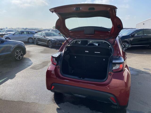 Toyota YARIS 1.5 Hybrid Active Lichtmetalen velgen + All-season banden, 1e eign. Nieuw geleverd, Navigatie, Achteruitrijcamera, Adaptieve cruise control