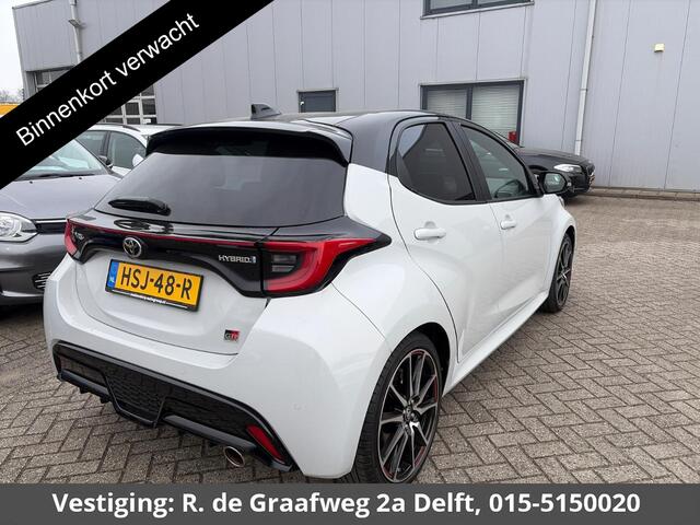 Toyota YARIS 1.5 Hybrid GR Sport Naviagtie | JBL Audio | Parkeersensoren | HUD | Apple Carplay/Android Auto