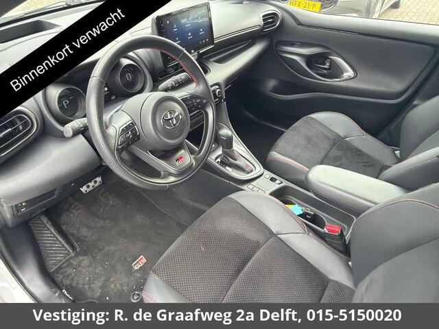 Toyota YARIS 1.5 Hybrid GR Sport Naviagtie | JBL Audio | Parkeersensoren | HUD | Apple Carplay/Android Auto