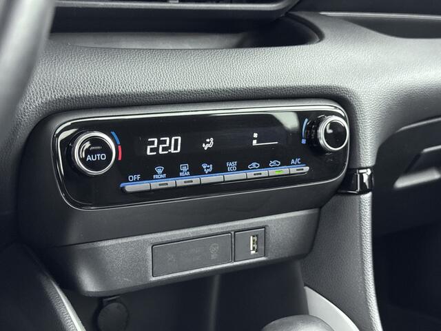 Toyota YARIS 1.5 Hybrid Dynamic | NL dealeronderhouden | Trekhaak | Onderweg-naar-dealer