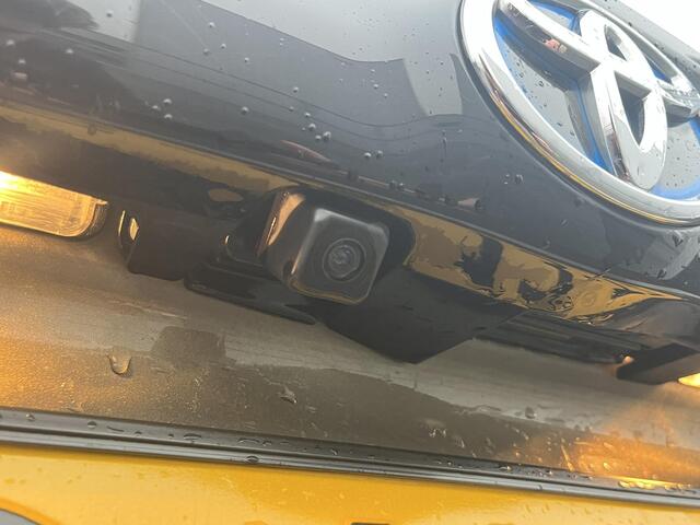 Toyota YARIS 1.5 Hybrid Active NL-auto! Apple CarPlay/Android Auto Navigatie, Achteruitrijcamera, Adaptieve cruise control, Climate control, Nieuw geleverd en dealeronderhouden