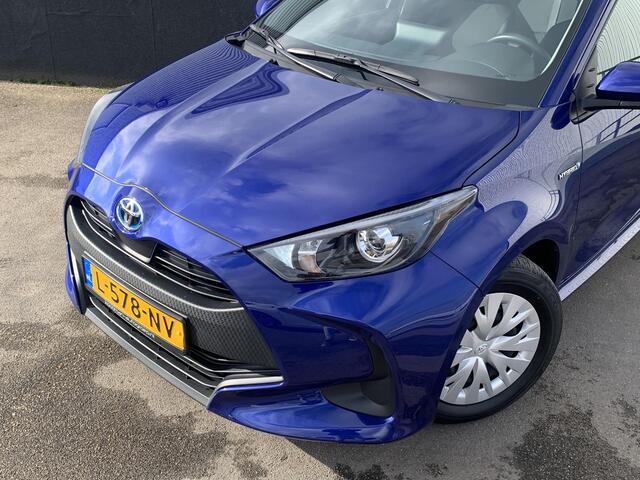 Toyota YARIS 1.5 Hybrid Active Navigatie, nieuw geleverd, Carplay, Achteruitrijcamera, Adaptieve cruise control, Climate control