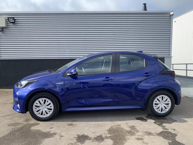 Toyota YARIS 1.5 Hybrid Active Navigatie, nieuw geleverd, Carplay, Achteruitrijcamera, Adaptieve cruise control, Climate control