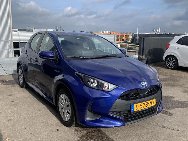 Toyota YARIS 1.5 Hybrid Active Navigatie, nieuw geleverd, Carplay, Achteruitrijcamera, Adaptieve cruise control, Climate control