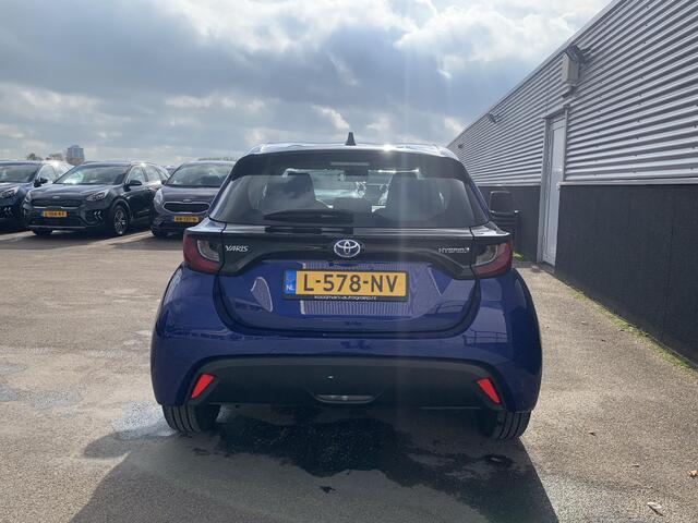 Toyota YARIS 1.5 Hybrid Active Navigatie, nieuw geleverd, Carplay, Achteruitrijcamera, Adaptieve cruise control, Climate control