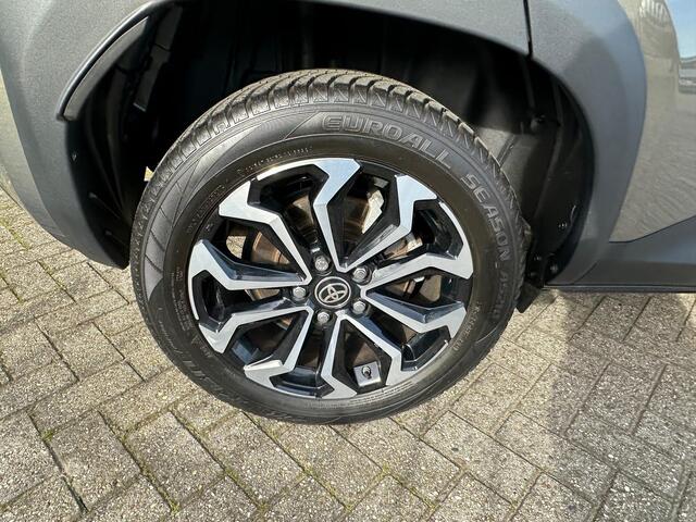 Toyota YARIS Cross 1.5 Hybrid Business Plus | NAVI | CAMERA | TREKHAAK AFN | APPLE CARPLAY | STUUR EN STOELVERWARMING | LMV 17' |