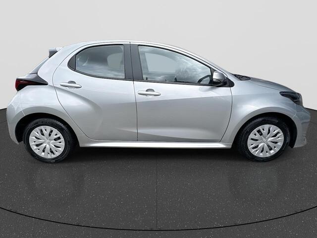 Toyota YARIS 1.5 Hybrid Active | Navi | 4 seizoen | Rijklaar