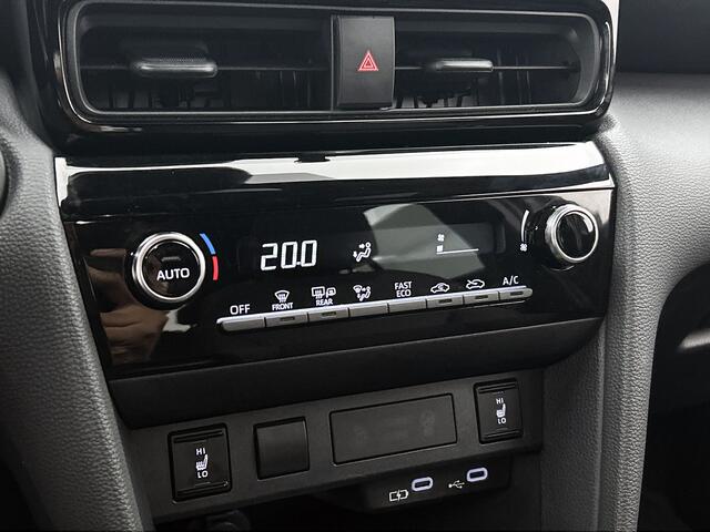 Toyota YARIS Cross 1.5 Hybrid 115 First Edition | BTW Voertuig | Stoel en stuurwielverwarming |