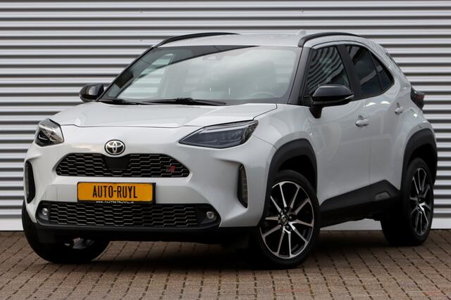 Toyota YARIS Cross 1.5 Hybrid GR Sport Ceramic Gray Metallic