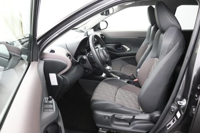 Toyota YARIS Cross 1.5 Hybrid Executive | Trekhaak | Stoelverwarming | Parkeersensoren Rondom | Navigatie | JBL | Head Up Display |