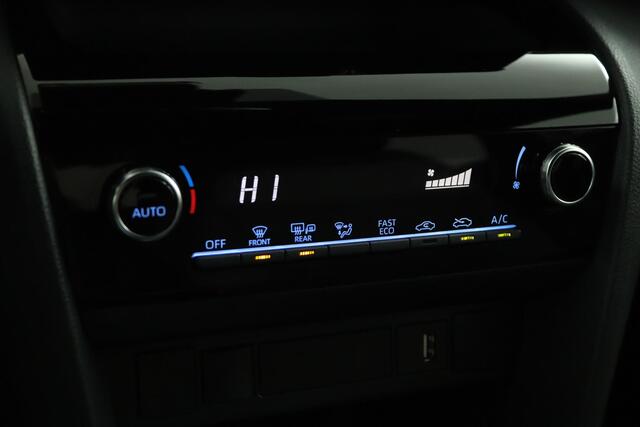 Toyota YARIS Cross 1.5 Hybrid Dynamic | Adaptive Cruise Control | Achteruitrijcamera | Climate Control | Trekhaak | Apple Carplay | Android Auto |