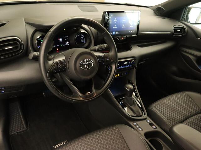 Toyota YARIS 1.5 Hybrid Bi-Tone - 100% ONDERHOUDEN! - NAVIGATIE - STOELVERWARMING - KEYLESS ENTRY & START - 17INCH ZWARTE LICHTMETALEN VELGEN - APPLE CARPLAY/ANDROID AUTO