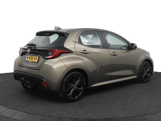 Toyota YARIS 1.5 VVT-i Business Plus | Airco | Trekhaak | Navigatie | 17 Inch all-weather |