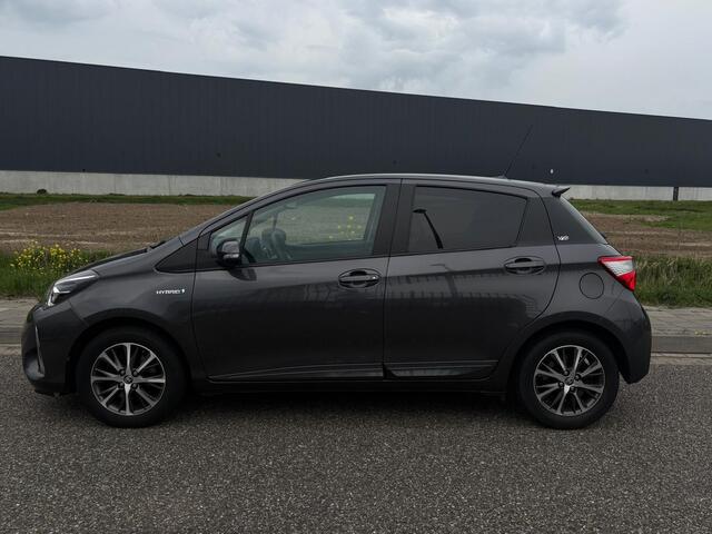 Toyota YARIS 1.5 Hybrid Y20 20 Jaren editie. Automaat.