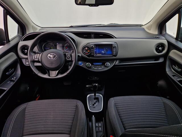 Toyota YARIS 1.5 Hybrid Dynamic | NL Auto | Dealer onderhouden | Camera | Navi | LM Velgen