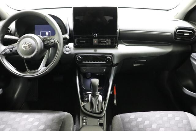 Toyota YARIS 1.5 Hybrid 115 Dynamic, Comfort Pack , Nieuw en direct leverbaar met ¤3.500,- voordeel!