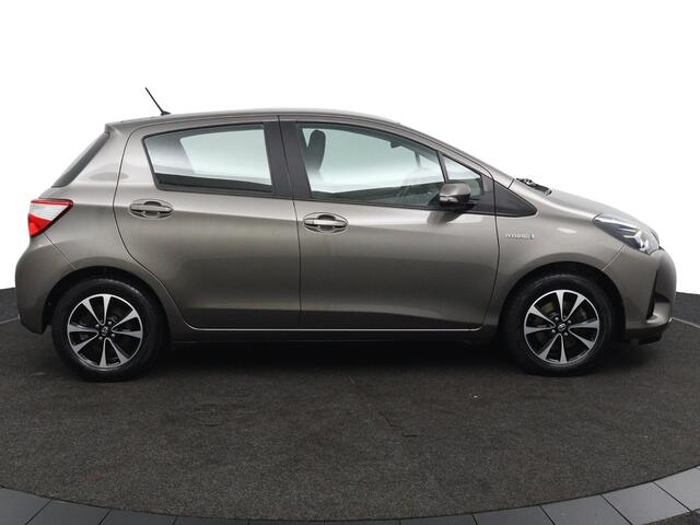 Toyota YARIS 1.5 Hybrid Energy | Trekhaak | Navigatie | Achteruitrijcamera | Cruise Control |