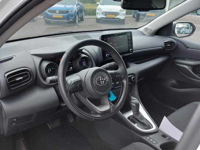 Toyota YARIS 1.5 Hybrid Dynamic | Apple Carplay+Android Auto | Clima | Adap.Cruise | Led Koplampen | Rijstrook+Licht+Regensensor | Achteruitrijcamera | Stoelverwarming | Mistlampen | Privacy Glass |16''lm