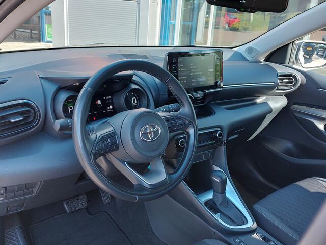 Toyota YARIS 1.5 Hybrid Dynamic | Apple Carplay+Android Auto | Clima | Adap.Cruise | Led Koplampen | Rijstrook+Licht+Regensensor | Achteruitrijcamera | Stoelverwarming | Mistlampen | Privacy Glass |16''lm