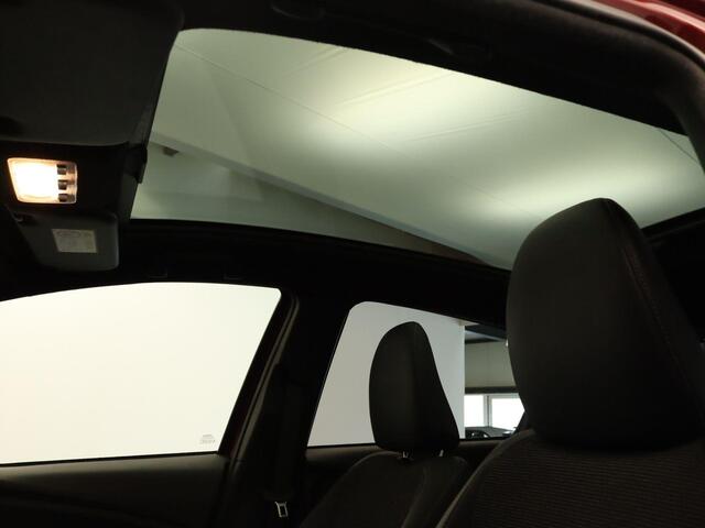 Toyota YARIS 1.5 Hybrid Bi-Tone - PANORAMADAK - KEYLESS ENTRY/START - ACHTERUITRIJCAMERA - NAVIAGTIE - BLUETOOTH TELEFOONVOORBEREIDING - CRUISE CONTROL - CLIMATE CONTROL - LICHTMETALEN VELGEN - BOTS PREVENTIE SYSTEEM