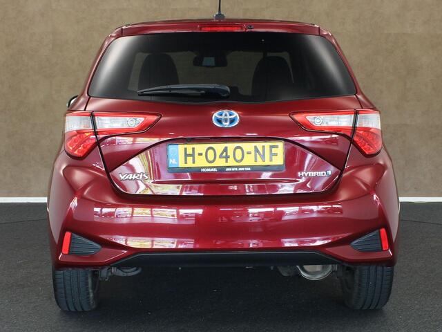 Toyota YARIS 1.5 Hybrid Bi-Tone - PANORAMADAK - KEYLESS ENTRY/START - ACHTERUITRIJCAMERA - NAVIAGTIE - BLUETOOTH TELEFOONVOORBEREIDING - CRUISE CONTROL - CLIMATE CONTROL - LICHTMETALEN VELGEN - BOTS PREVENTIE SYSTEEM