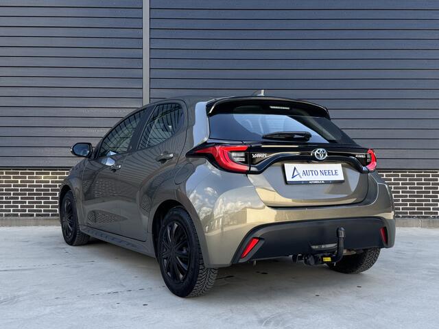 Toyota YARIS 1.5 Hybrid Dynamic Stoelverw, Trekhaak, Keyless, LED