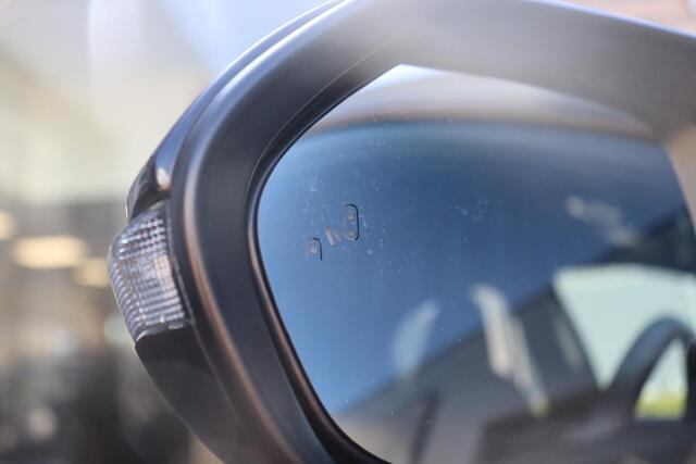 Toyota YARIS 1.5 Hybrid Executive , Parkeersensoren , Navigatie , Stoelverwarming