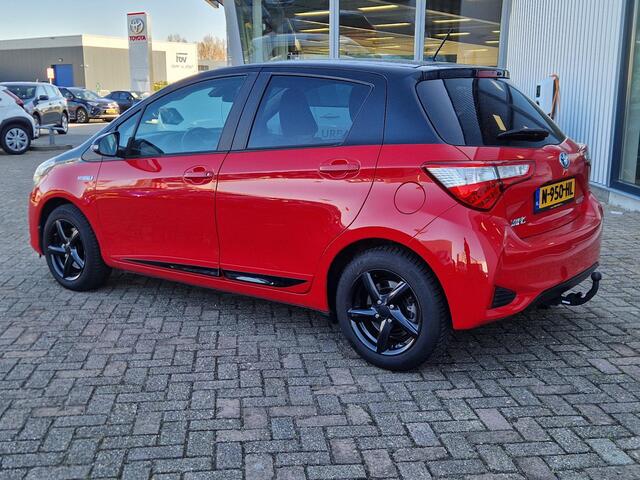 Toyota YARIS 1.5 Hybrid Dynamic Red